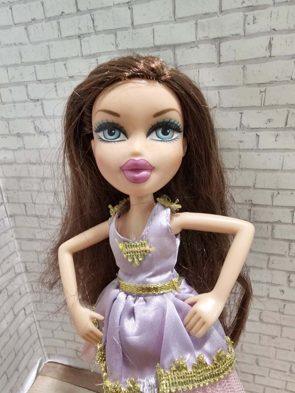 Bratz 2009 Pampered Petz Yasmin Doll Original Outfit Brown Hair MGA
